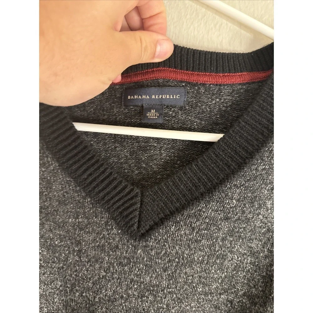 Banana Republic Mens Lambswool V-Neck Sweater Charcoal‎ Gray Black Medium